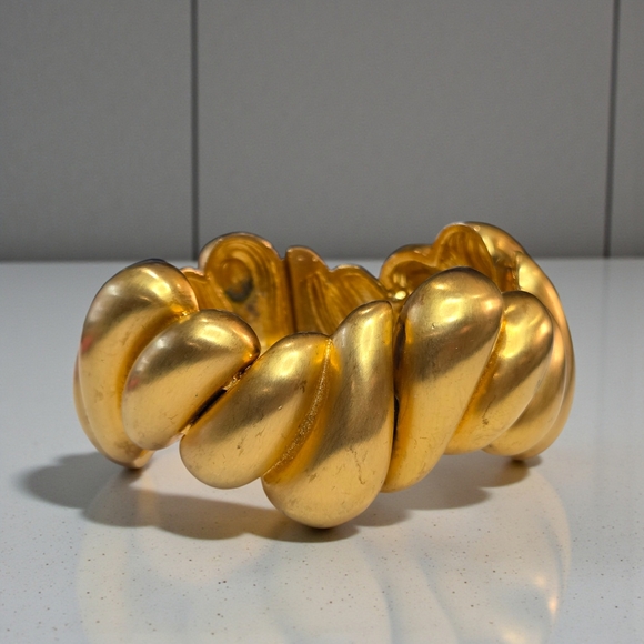 Les Bernard Jewelry - LES BERNARD Chunky Vintage 1980's Matte Gold Plated Hinged Bangle Bracelet